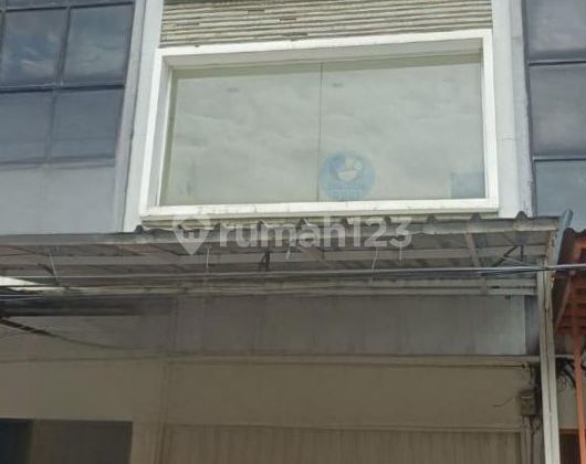 5928-Ju di Sewakan Ruko 3 Lantai 4,5X15