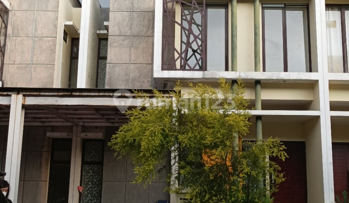 5904-Ah in Juasew East-Facing House in Bekasi