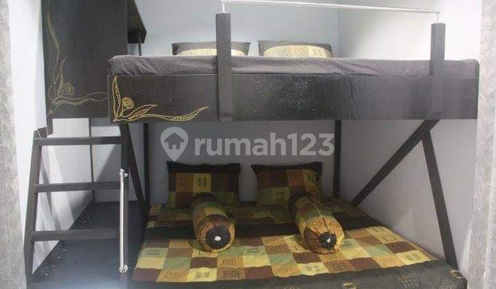 5879-Hp for Sale: 4-Story Boarding House with 4-Car Carport 2