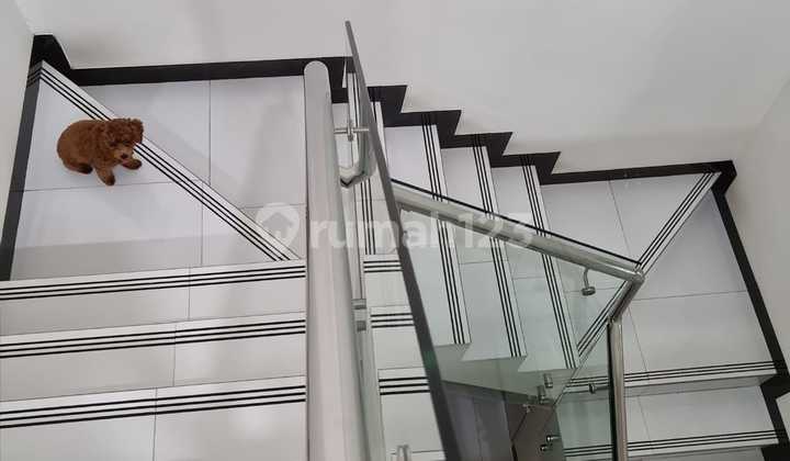 Rumah 2 Lantai Bagus Siap Huni Furnished SHM Sunter, Jakarta Utara 2