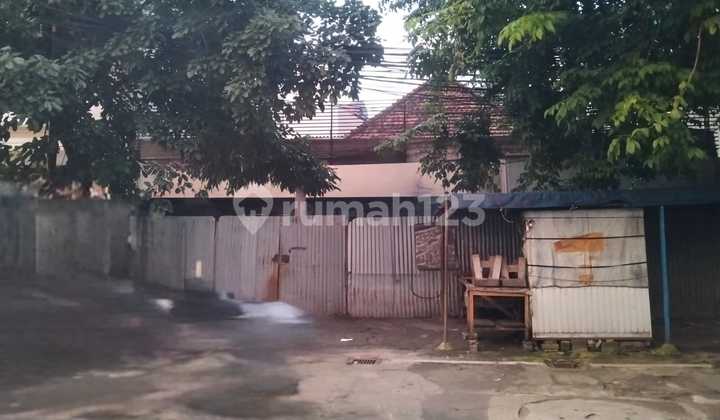 6055-Em For Sale Old House with SHM Negotiable 1