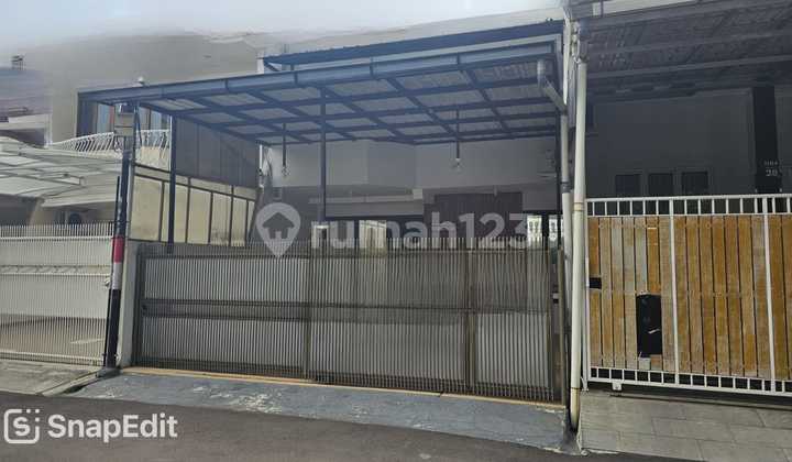 5930-Wt for Sale, 2-Story House with SHM in Kelapa Gading.