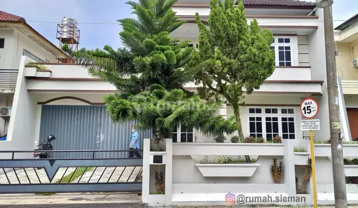 Rumah Megah di Perumahan Elit dekat Pusat Kota 10 menit Tugu Jogja 1