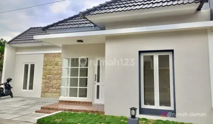 Rumah Cantik Modern utara Condong Catur dekat Jogjabay Waterpark 1