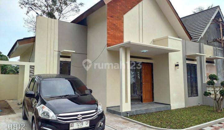 Rumah Cantik Jalan Kaliurang Wedomartani timur Pasar Gentan 15 mnt UGM UII 1