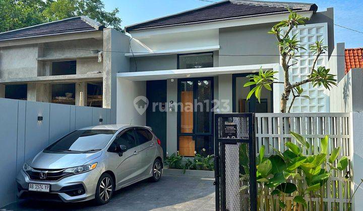 Rumah Mewah Minimalis Sidomoyo Godean Dekat Pasar Cebongan15 Mnt Jogja 1