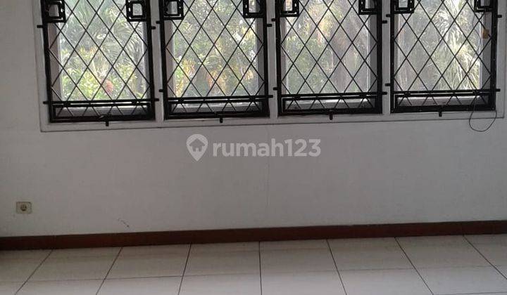 Rumah di Hook 366 Meter, Jauh Dari Kebisingan di Bnr 9