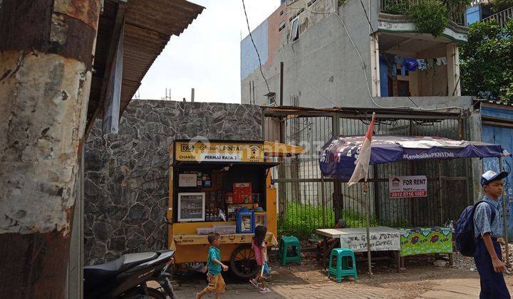 Ruang Usaha Disewakan di Ceger Raya Bintaro. Cocok untuk gudang ekspedisi, Klinik Kesehatan, Klinik Gigi, Toko Baja Ringan, Toko bahan bangunan.  1