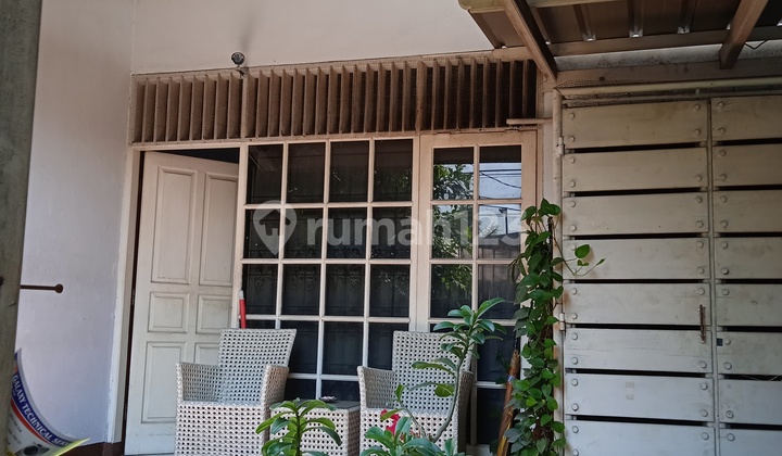 Bintaro Sektor 1, Dki- Jakarta Selatan. Rumah Kayak Huni Berpotensi Dikembangkan Sebagai Ruang Bisnis; Apotik, Minimarket, Resto.