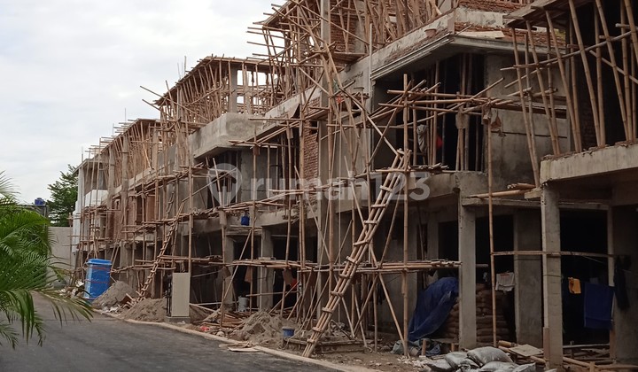 Treehouse Hidden Gems in Cirendeu. Only 26 Units. Excellent 2