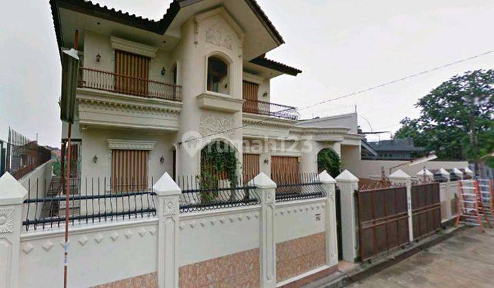 Dijual Rumah Bagus 3 Lantai di Ciledug 1