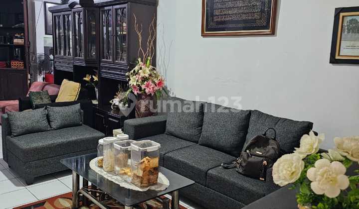 Jual Rumah Lokasi Strategis di Kedoya Selatan Jakarta Barat Dekat Akses Mall Puri 2