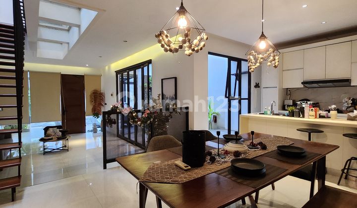 Modern Minimalis Townhouse di Veteran Bintaro 2