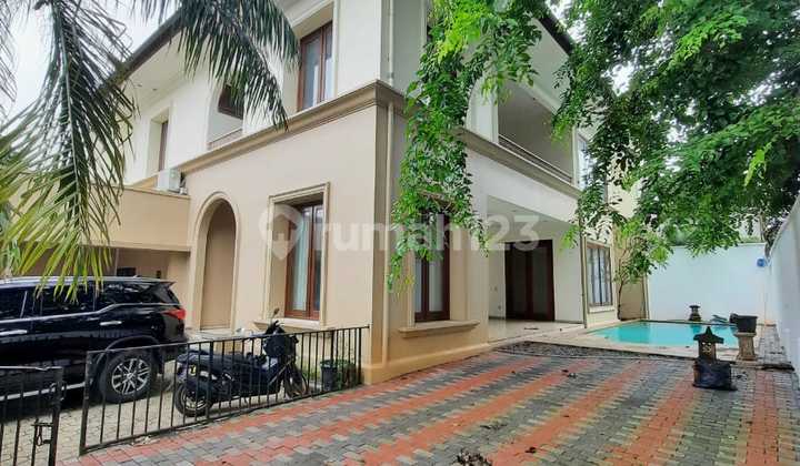 Modern Classic House in Cipete