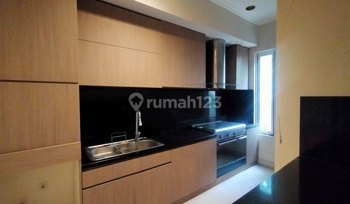 Rumah 2 Lantai Bagus Semi Furnished SHM di Cipete Utara, Jakarta Selatan 2