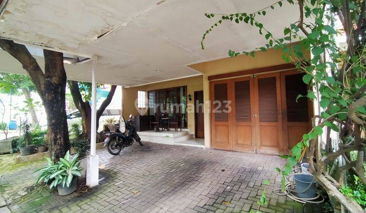 Rumah 3 Lantai Semi Furnished Sertifikat Hak Milik di Cilandak Kko, Jakarta Selatan 1