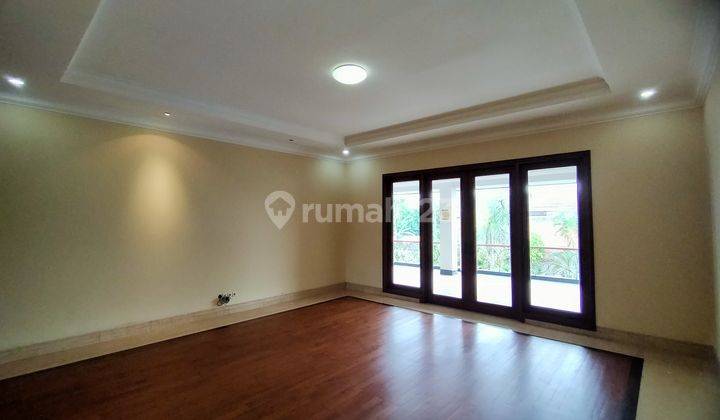 Rumah 2 Lantai Bagus Semi Furnished SHM di Ampera, Jakarta Selatan