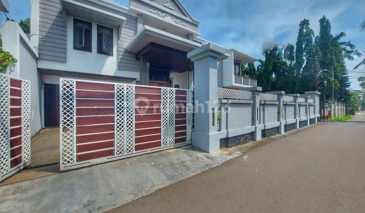 Rumah 2 Lantai Bagus Semi Furnished SHM di Kesehatan, Jakarta Selatan 1