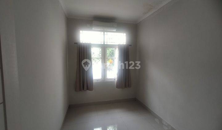 Rumah Bagus Unfurnished SHM di Sektor 9, Tangerang Selatan 2