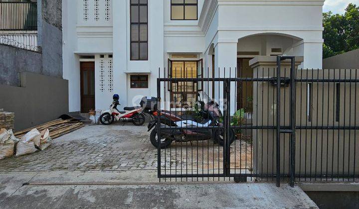 Rumah 2 Lantai Sudah Renovasi Unfurnished SHM di Lebak Bulus, Jakarta Selatan 1