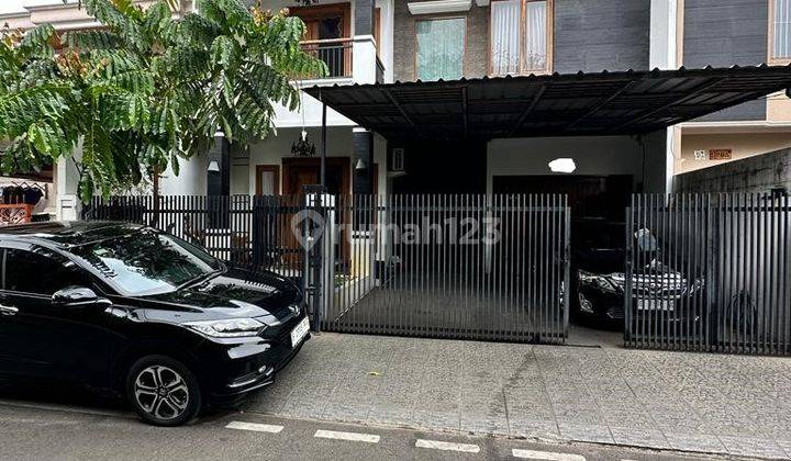 Rumah 2 Lantai Bagus Furnished SHM di Cempaka Putih , Jakarta Pusat 1