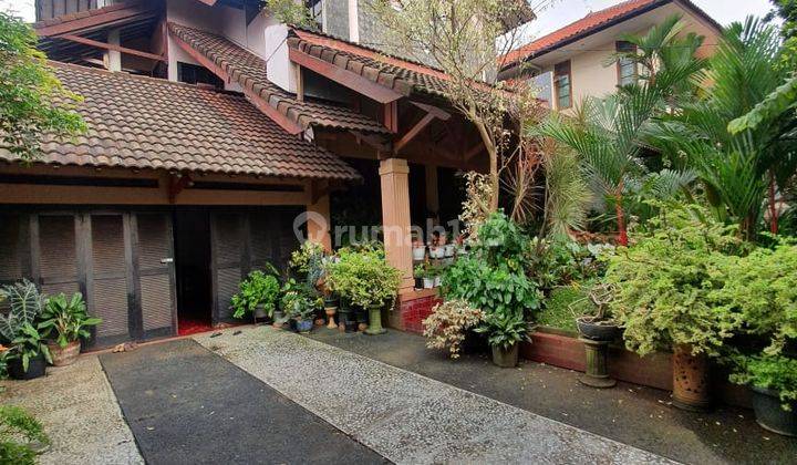 Rumah 2 Lantai Bagus Unfurnished SHM di Veteran, Jakarta Selatan 1