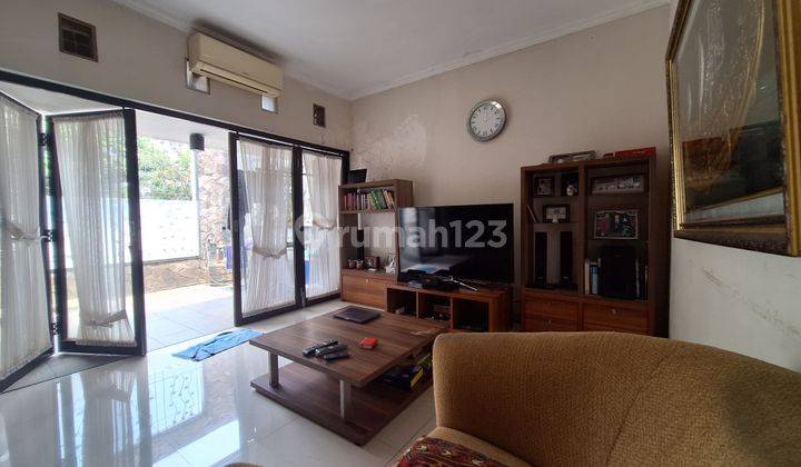 Rumah 2 Lantai Bagus Unfurnished SHM di Dekat Uin, Tangerang Selatan 2