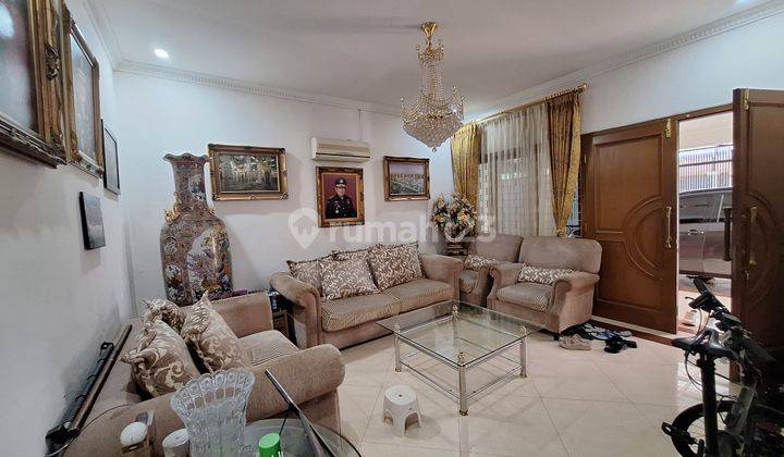 Rumah Butuh Renovasi Unfurnished SHM di Taman Radio Dalam, Jakarta Selatan 1