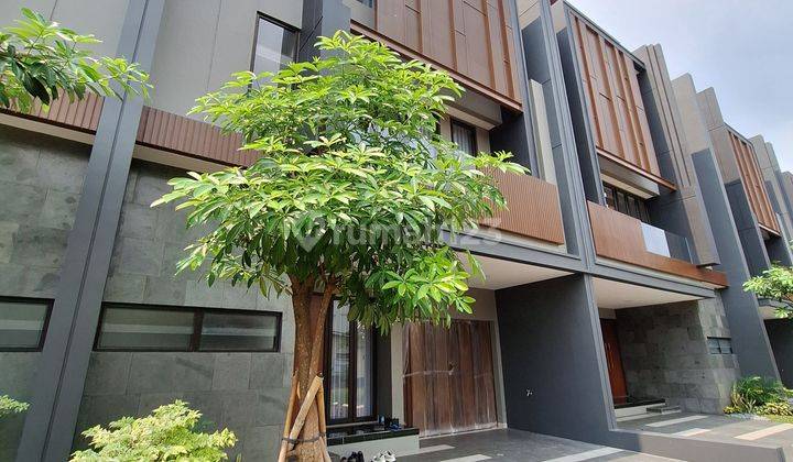 Brand New Townhouse Karya Arsitek Atelier Riri di Kalibata 1