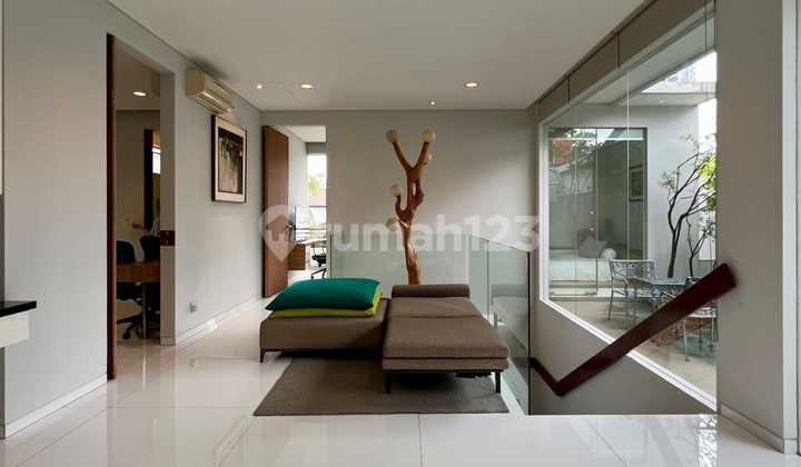 Rumah Bagus di Taman Gandaria Dekat Gandaria City 2