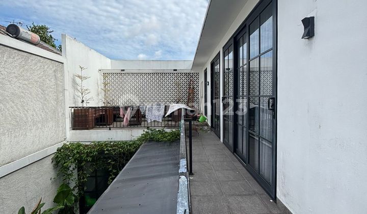 Modern Minimalist House in Cilandak Fatmawati 2