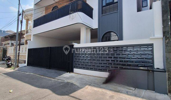 Rumah Brand New Ampera Kemang Prime Area 1