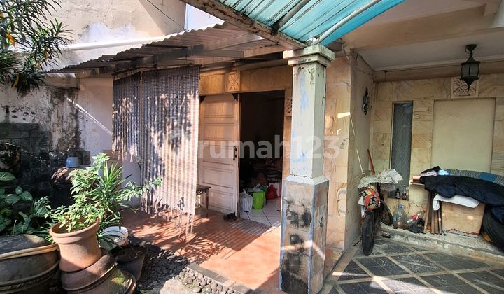 Cheapest Old House in Haji Nawi, South Jakarta 2