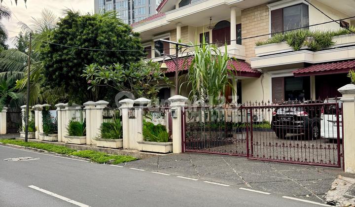 Rumah di Cilandak Barat Desain Classic House