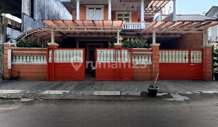 2-Story House in Abdul Majid Area, North Cipete