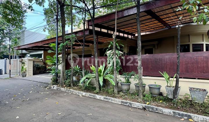 Private Pool Prime Area Di Kemang