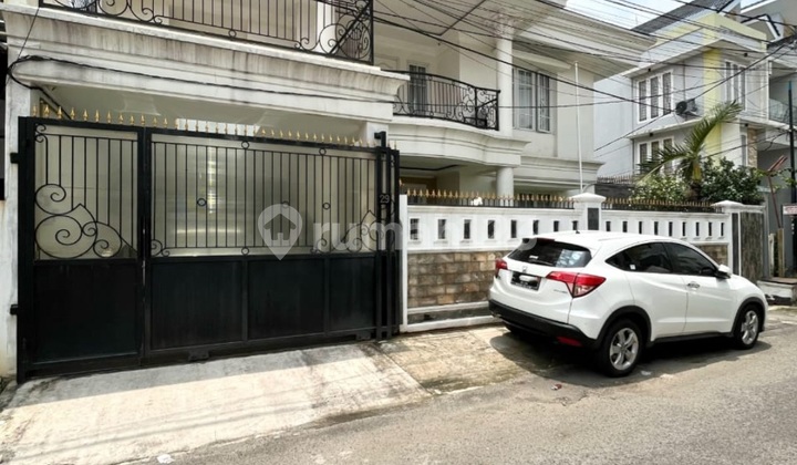 Modern Classic House Prime Di Tebet