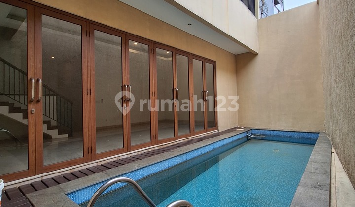 Turun Harga Rumah Bagus Prime Area di Kemang