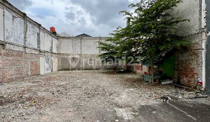 Gunawarman Street Commercial Area Suitable for Restaurant, Cafe & Office