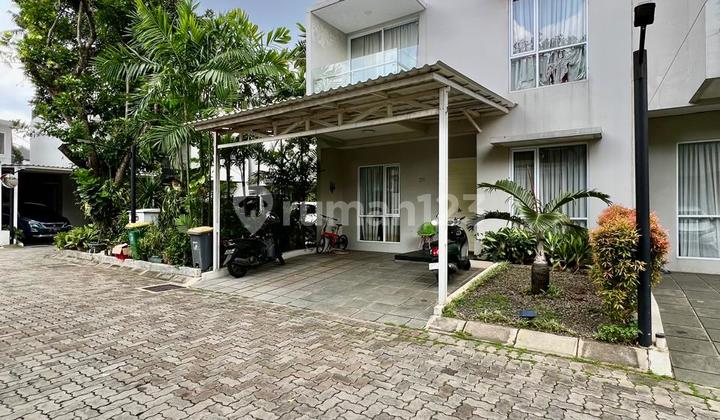 Modern Minimalis Townhouse Di Jagakarsa
