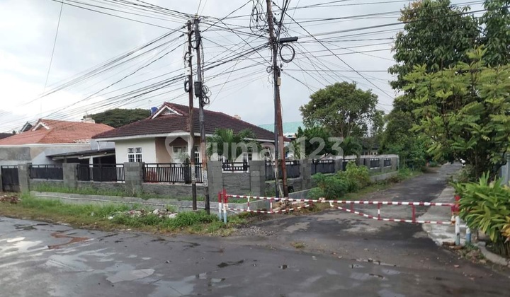Tanah bonus rumah tua way halim di Griya indah 5