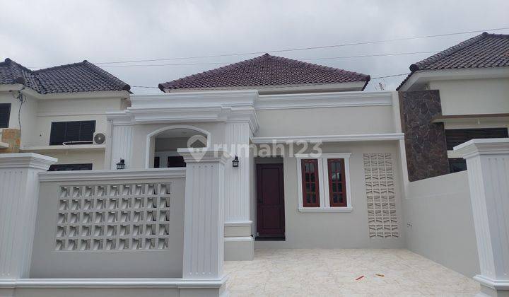 Rumah mewah di Jl urip Sumoharjo