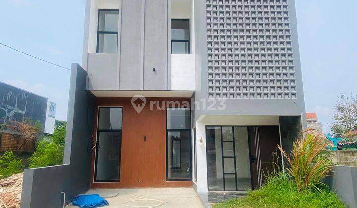 Rumah 2 Lantai di kedamaian 1