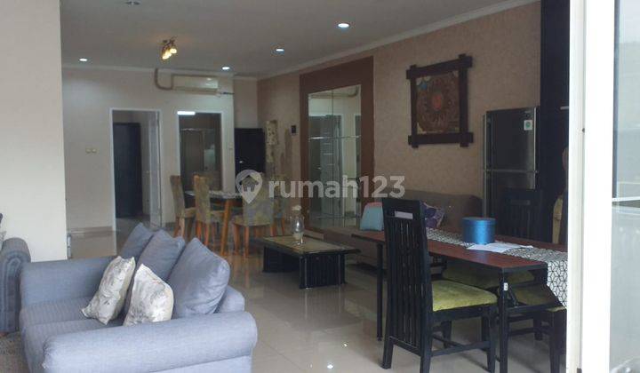 Rumah 3 Lantai Furnished di Kemang, Jakarta Selatan 1