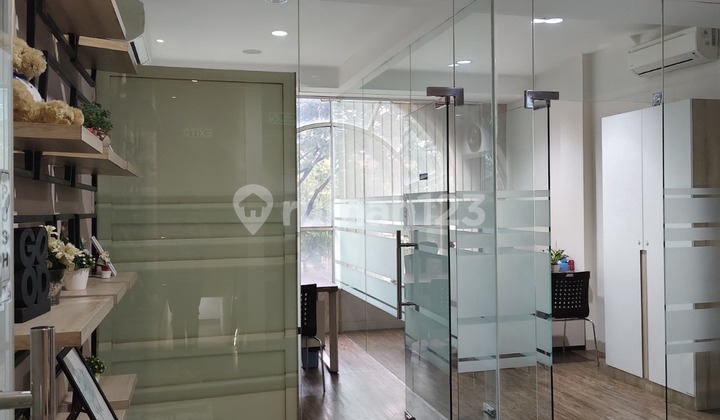 3-Storey Shophouse, Ready to Use for Business or Office, Strategic Location.