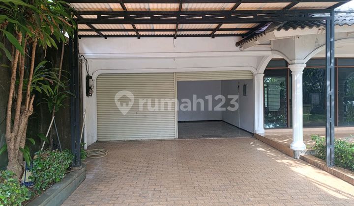 Rumah Cocok untuk Kantor & Hunian Rapih Bagus di Kemang