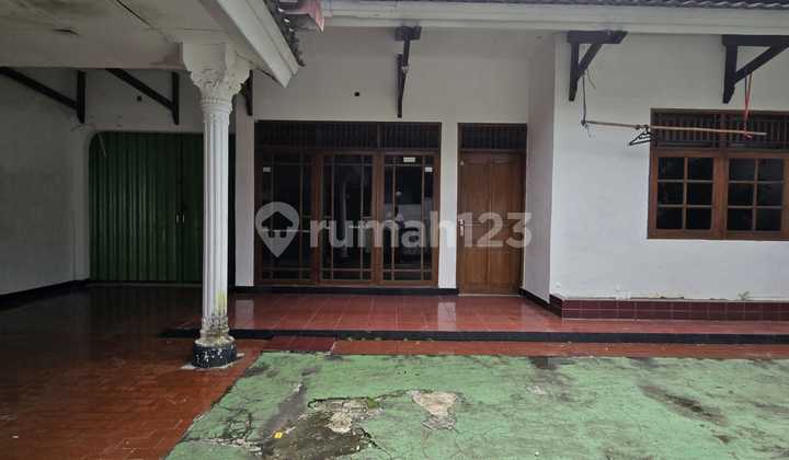 Ready-to-Use House Suitable for Office or Residence in Cipete, South Jakarta