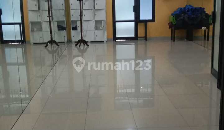 Ruko for Rent in a Highly Strategic Location in Sampangan 2