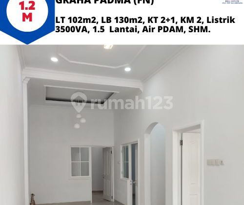 Rumah 1.5 Lantai di Taman Adenia Graha Padma Siap Huni 1