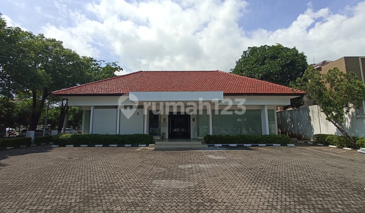 Perkantoran Ex Bank 2 Lantai Lokasi Super Strategis Pusat Kota Semarang 1